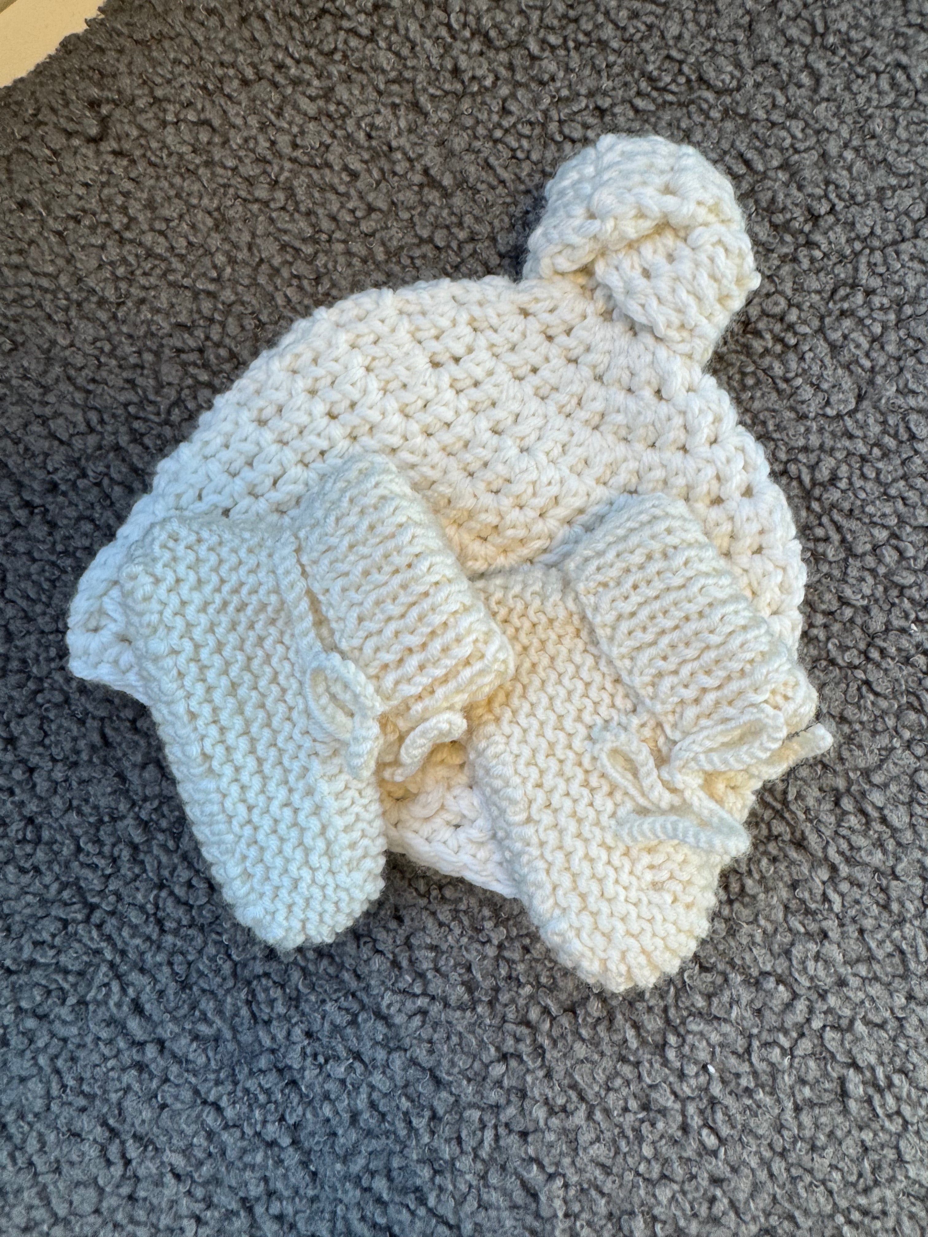 Merino wollen mutsje met slofjes