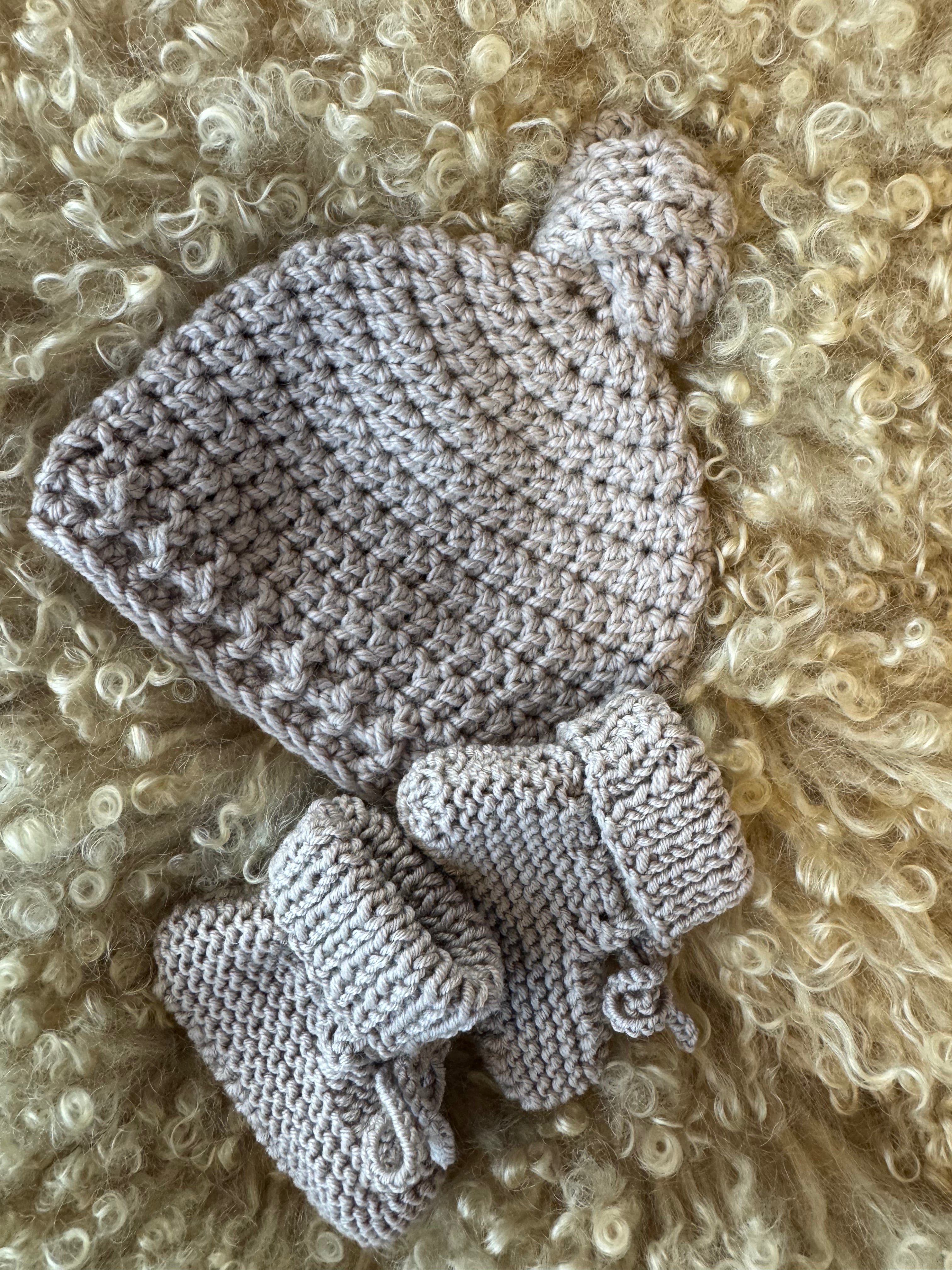 Merino wollen mutsje met slofjes